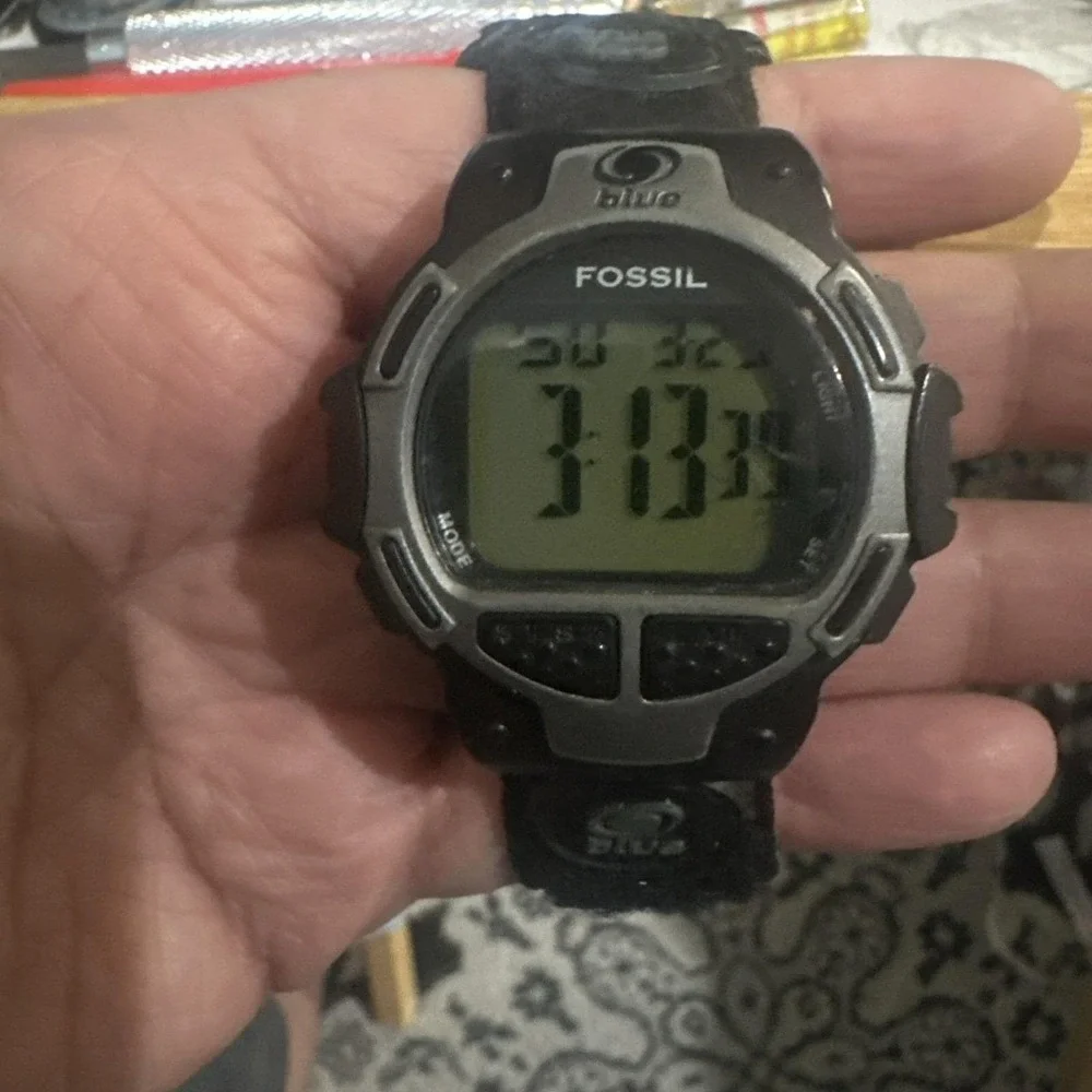 Working Vintage Fossil Blue Digital DQ-1039 Watch New Battery Mens Watch 46mm 8